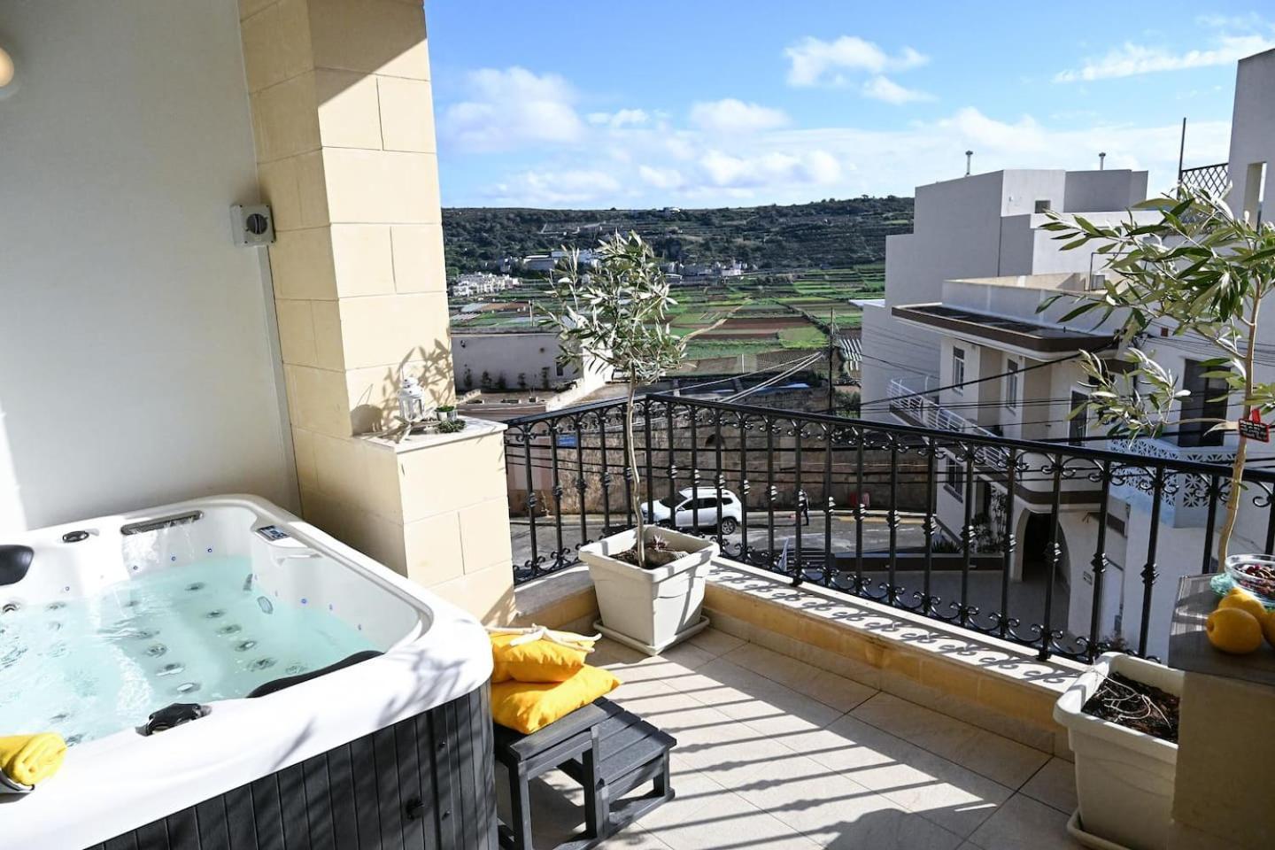 Fl 3 Ta'Lonza Luxury With Hot Tub By Homely Mellieha Exterior photo