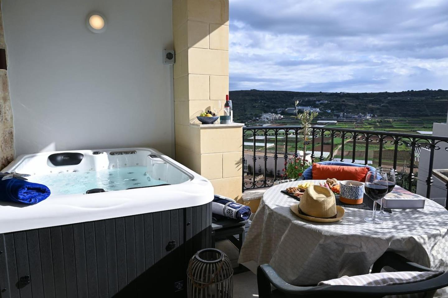 Fl 3 Ta'Lonza Luxury With Hot Tub By Homely Mellieha Exterior photo
