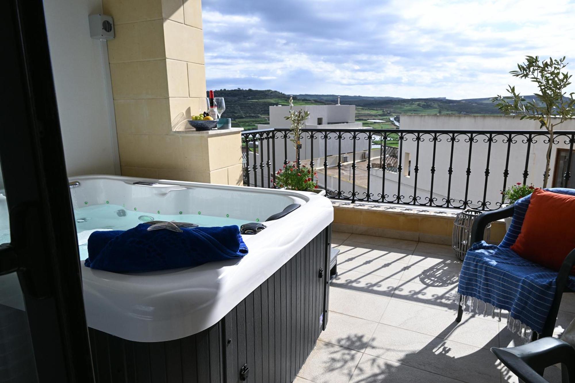 Fl 3 Ta'Lonza Luxury With Hot Tub By Homely Mellieha Exterior photo